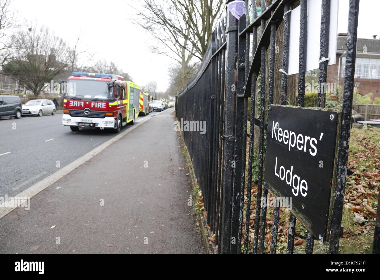 Londres, Reino Unido. 23 dic, 2017. El Zoológico de Londres donde el fuego 70 bomberos respondió Crédito: Fantástico conejo/Alamy Live News Foto de stock