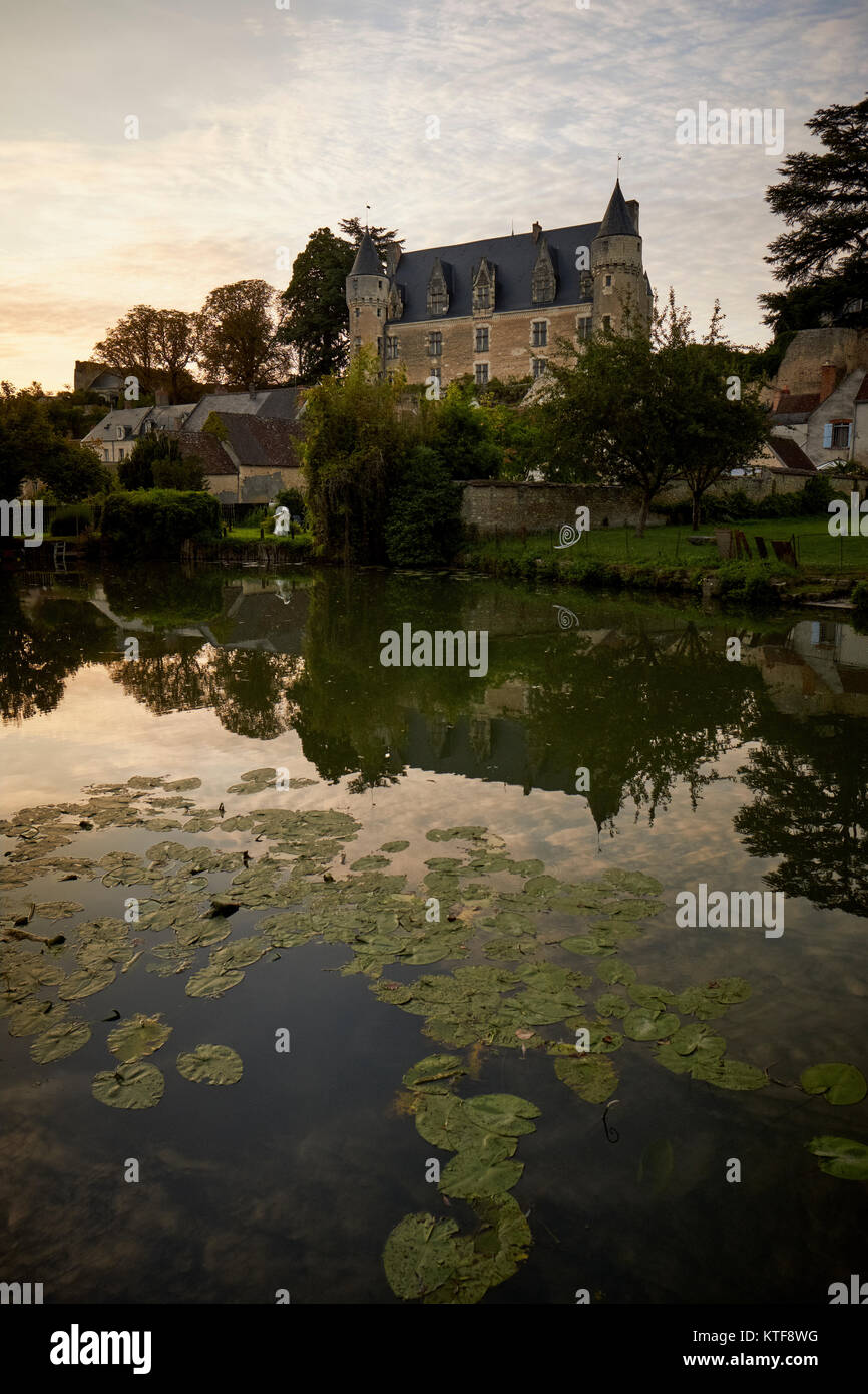 El Chateau de Montresor en Montresor cerca de Loches, en el Valle del Loira en Francia. Foto de stock