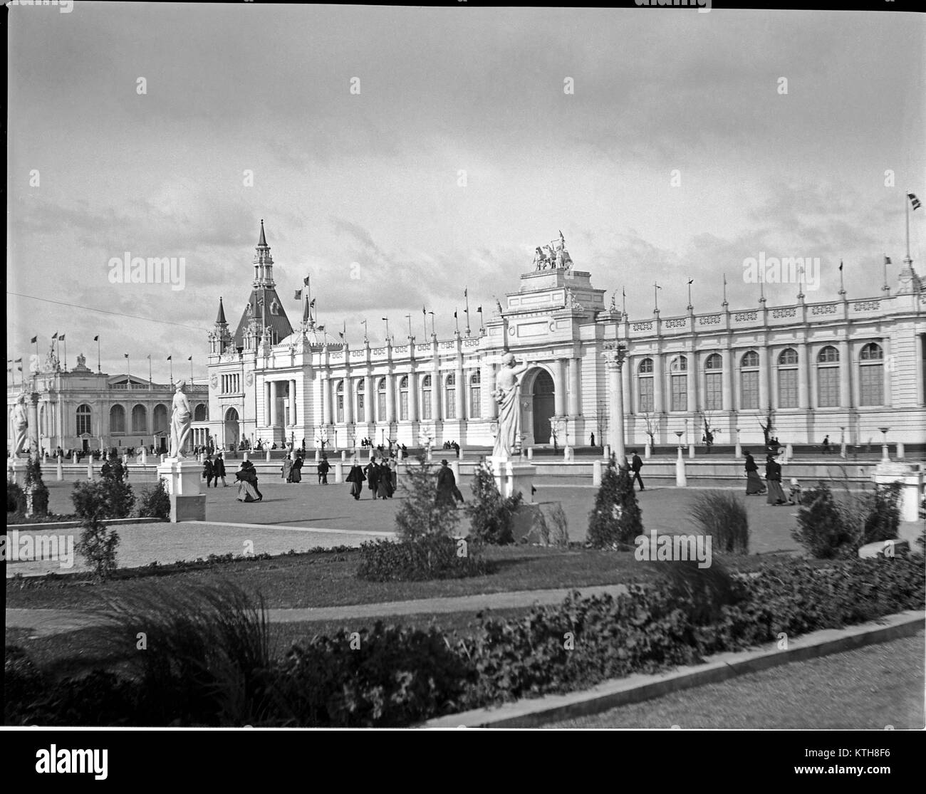 El edificio de fabricación en el Trans-Mississippi y exposición internacional. Esta feria del mundo se celebró en Omaha, Nebraska, del 1 de junio al 1 de noviembre de 1898. Imagen de cámara original negativo de nitrato. Foto de stock