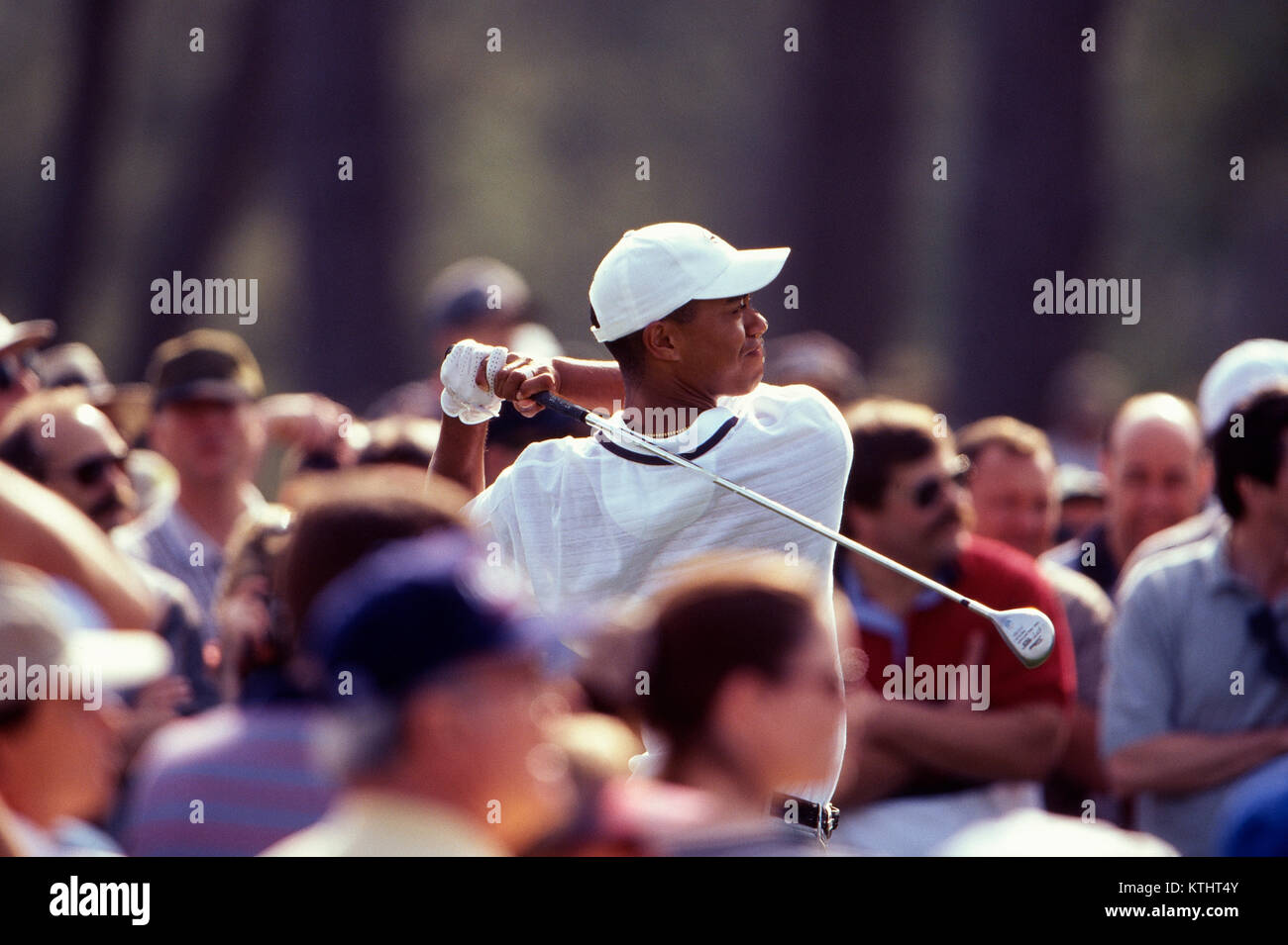 Tiger Woods compitiendo en el Masters 1999 Foto de stock