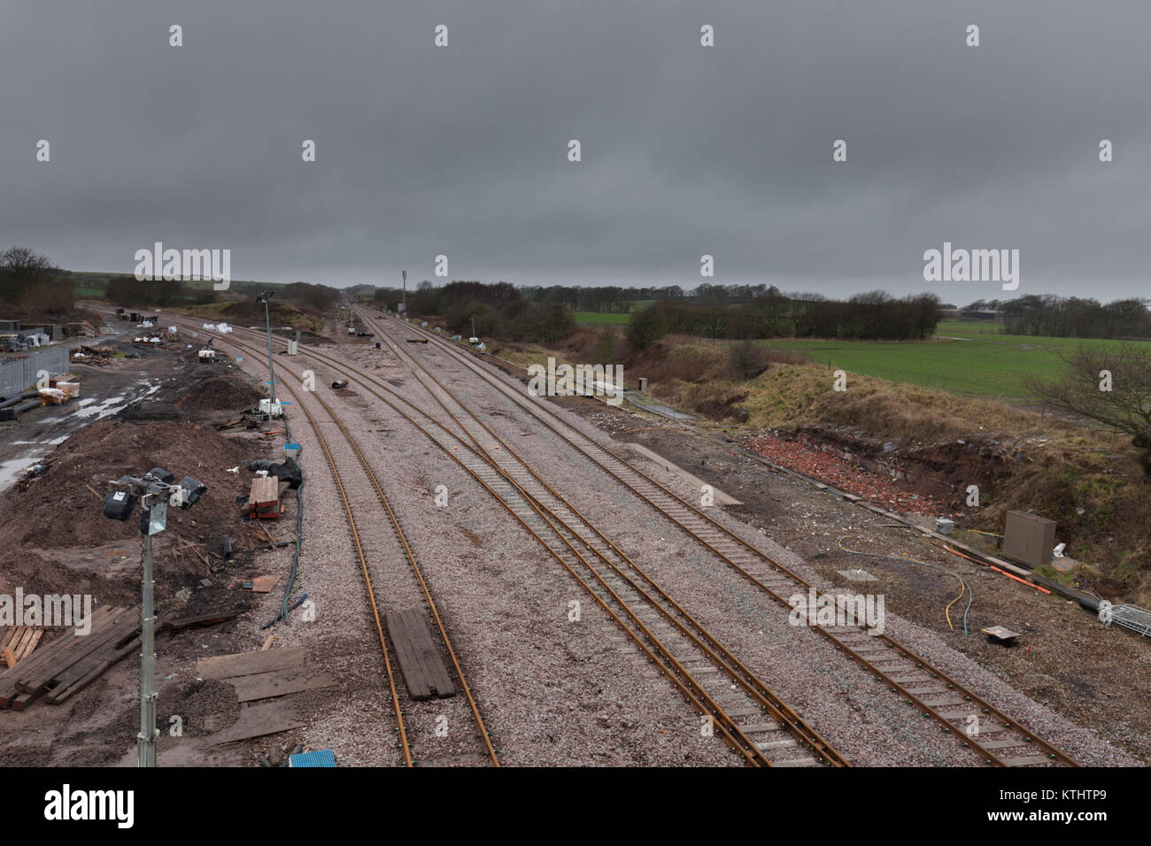 24/12/2017 Kirkham Nudo Norte (Preston - Blackpool línea) nuevo trazado, instalado como parte de las obras de electrificación durante 4 meses de bloqueo Foto de stock