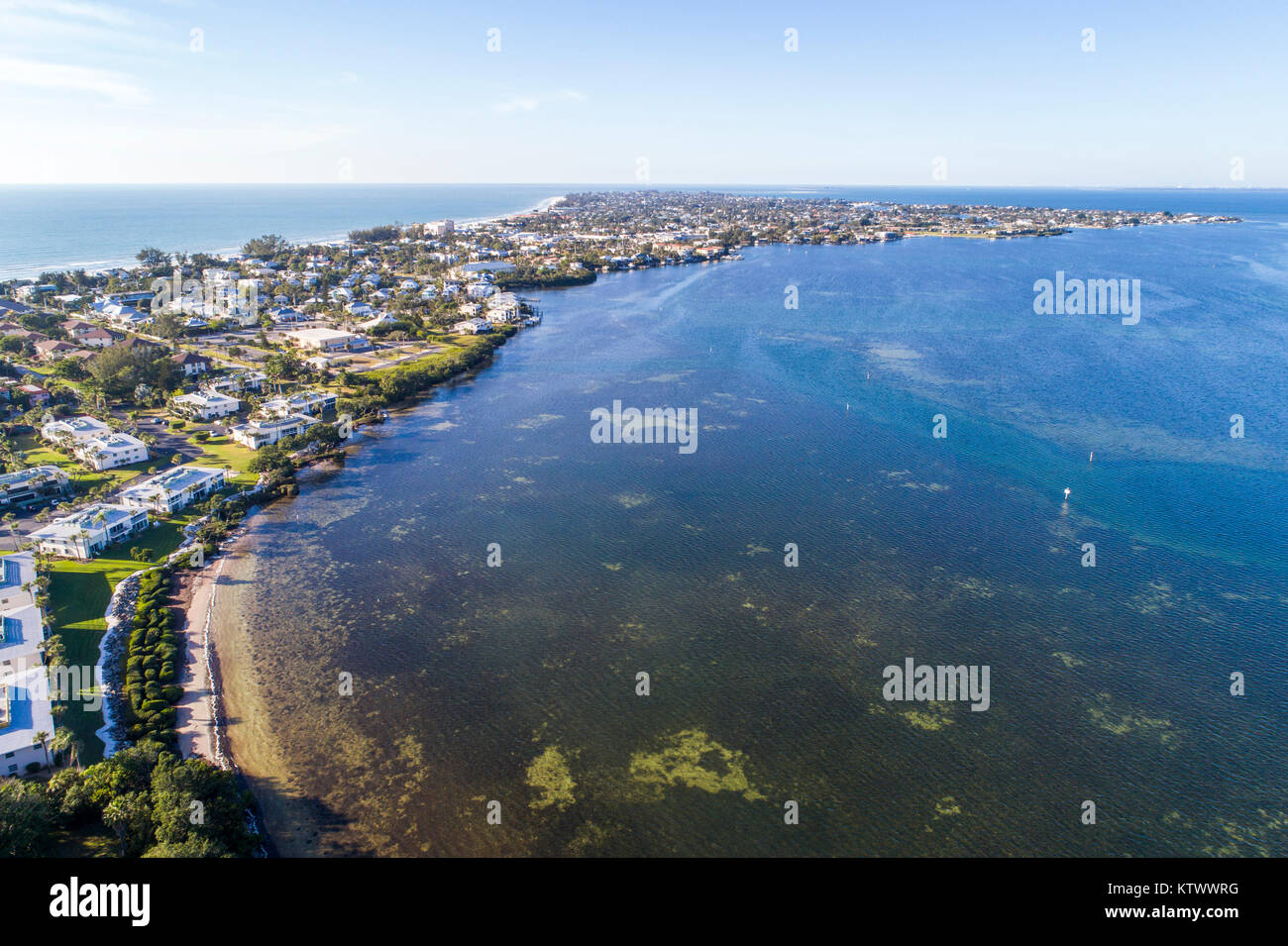 Anna Maria Island Florida, Holmes Beach, Golfo de México, Tampa Bay, casas residencias, vista aérea, barrera, FL17121459d Foto de stock