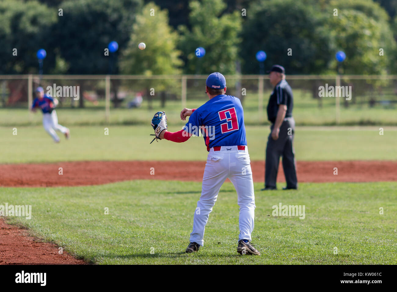 Baseball ball sky fotografías e imágenes de alta resolución Alamy