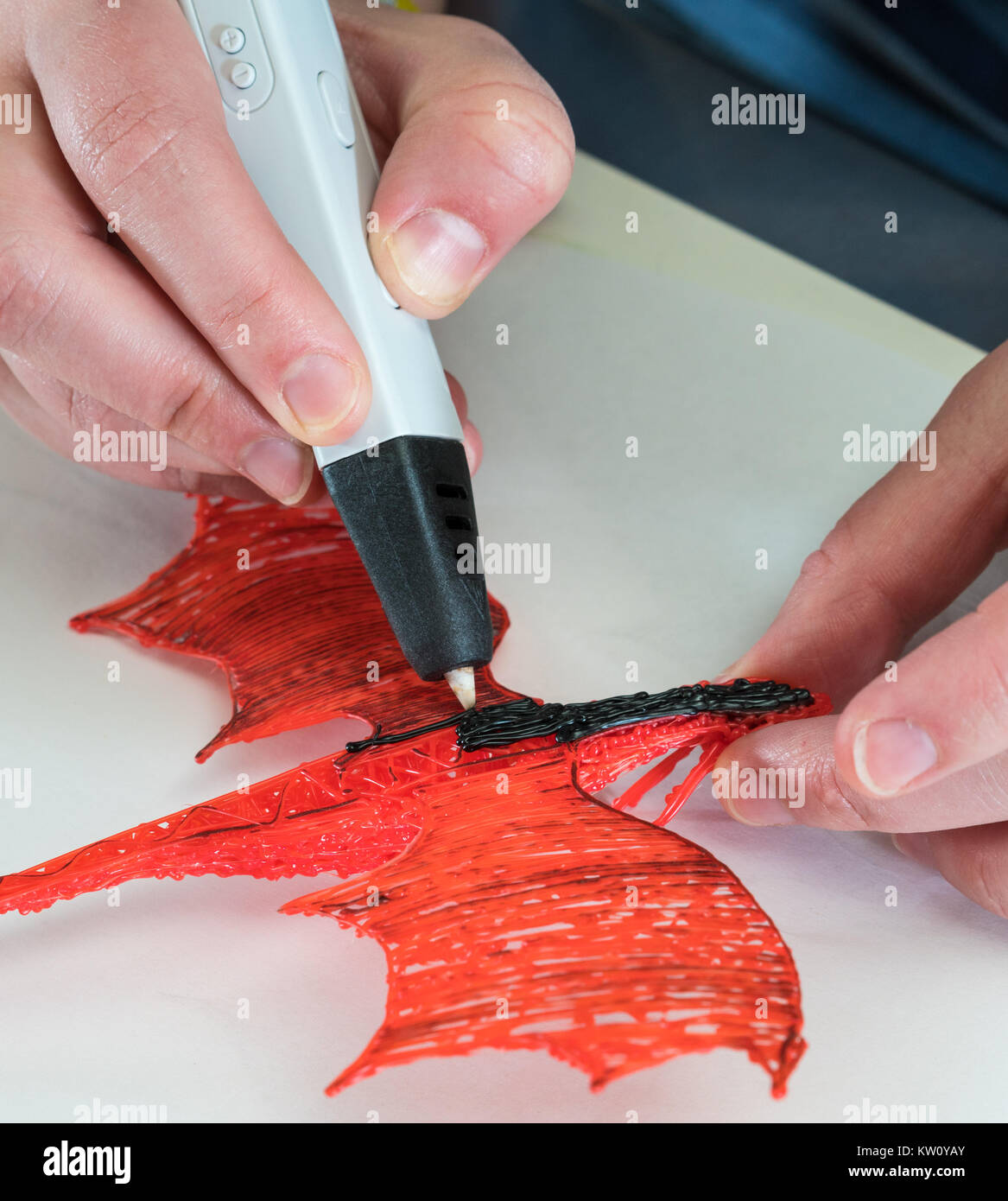 Impresión en 3-D PEN creando una forma de dragón Foto de stock