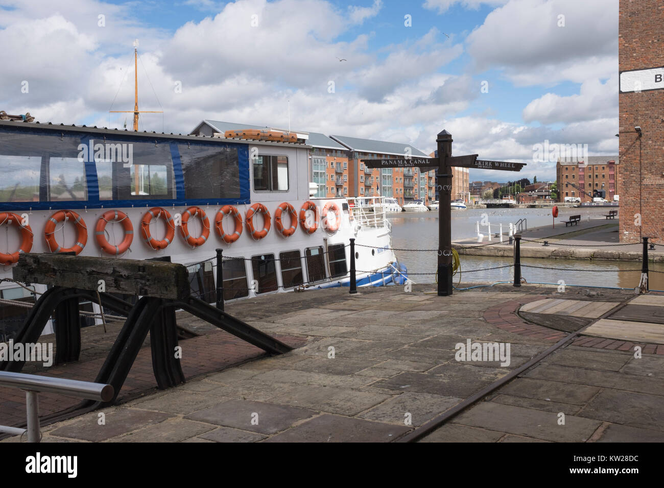 Los barcos turísticos en Gloucester se acopla en el Gloucester y Nitidez Canal Foto de stock