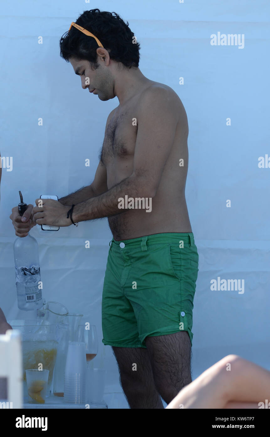 adrian grenier cuerpo bruto