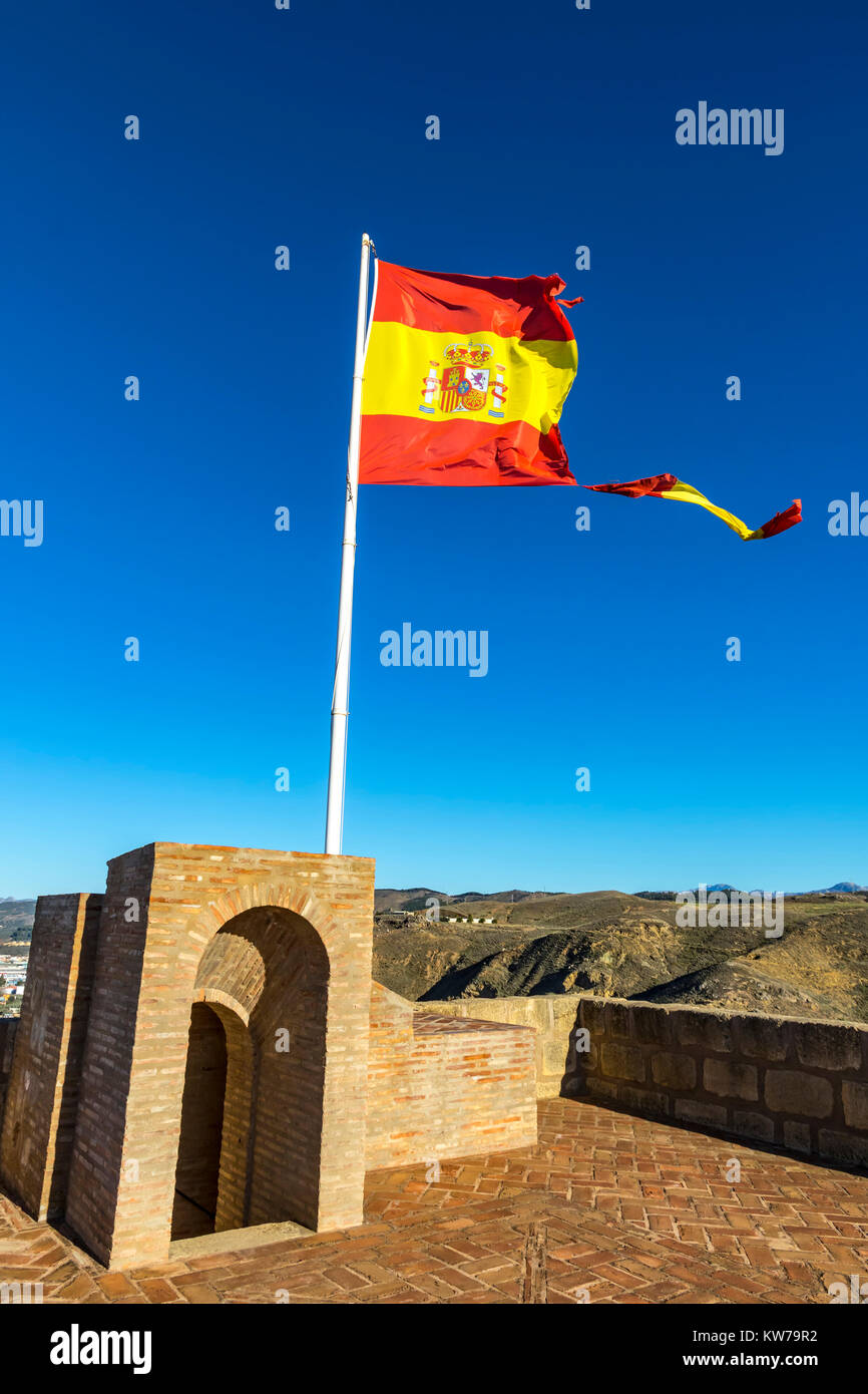 Bandera españa desgarrada fotografías e imágenes de alta resolución - Alamy