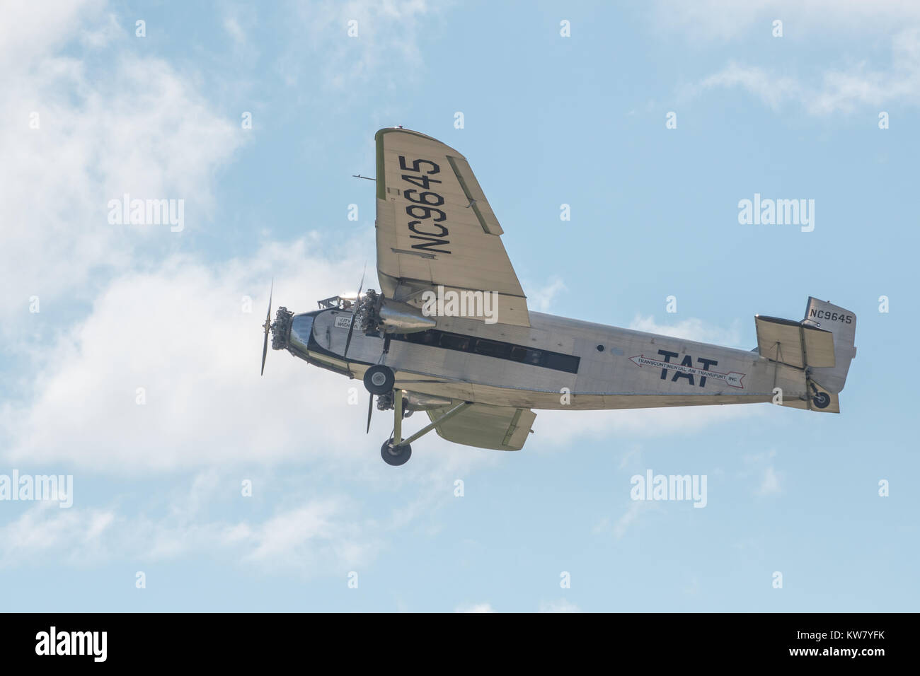 En Oshkosh, WI - 24 de julio de 2017: un transporte aéreo Transcontinental Vintage Ford modelo 5-A-B aviones trimotor Foto de stock