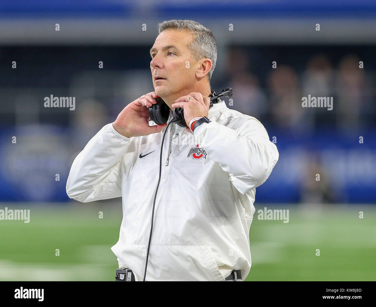 Arlington, TX, EE.UU. 29 dic, 2017. Ohio State Buckeyes entrenador Urban Meyer durante la Goodyear Cotton Bowl Classic entre los troyanos de USC y la Ohio State Buckeyes en AT&T Stadium en Arlington, TX. John Glaser/CSM/Alamy Live News Foto de stock