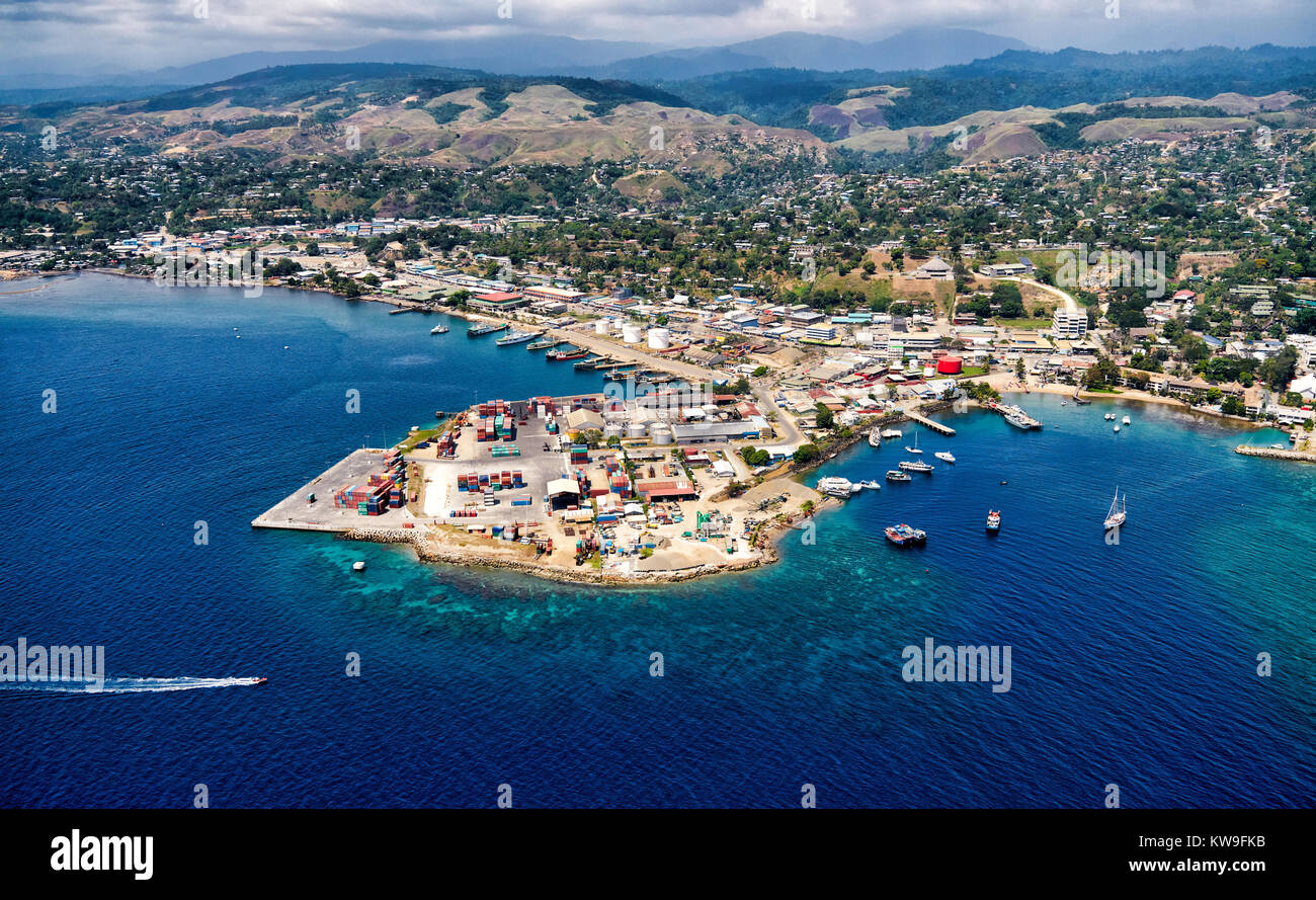 Vista aérea de la aldea de pescadores en Honiara, Islas Salomón Foto de stock