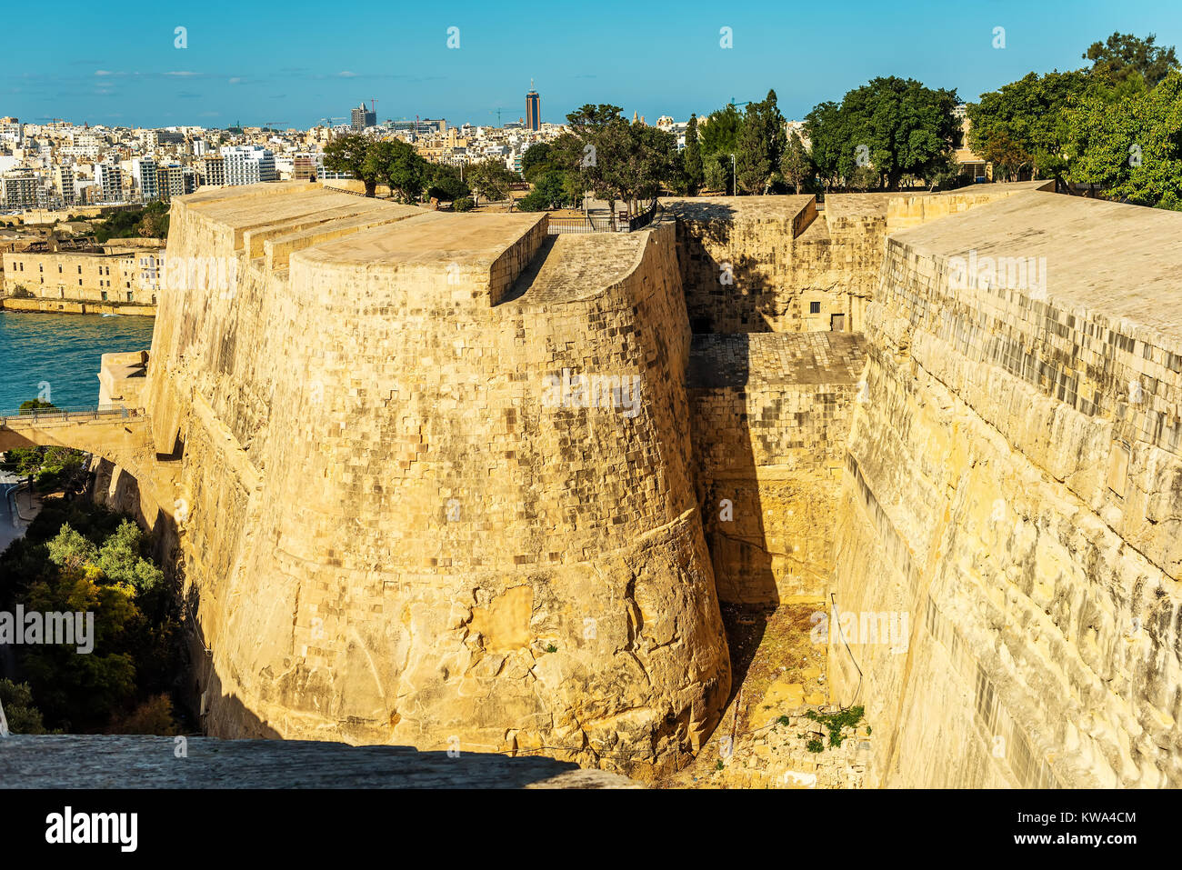 La Valeta, Malta: murallas defensivas Foto de stock