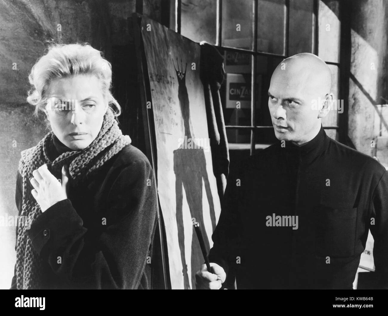 ANASTASIA, desde la izquierda: Ingrid Bergman, Yul Brynner, 1956. TM y Copyright © 20th Century Fox Film Corp. Todos los derechos reservados/ cortesía: Colección Everett Foto de stock