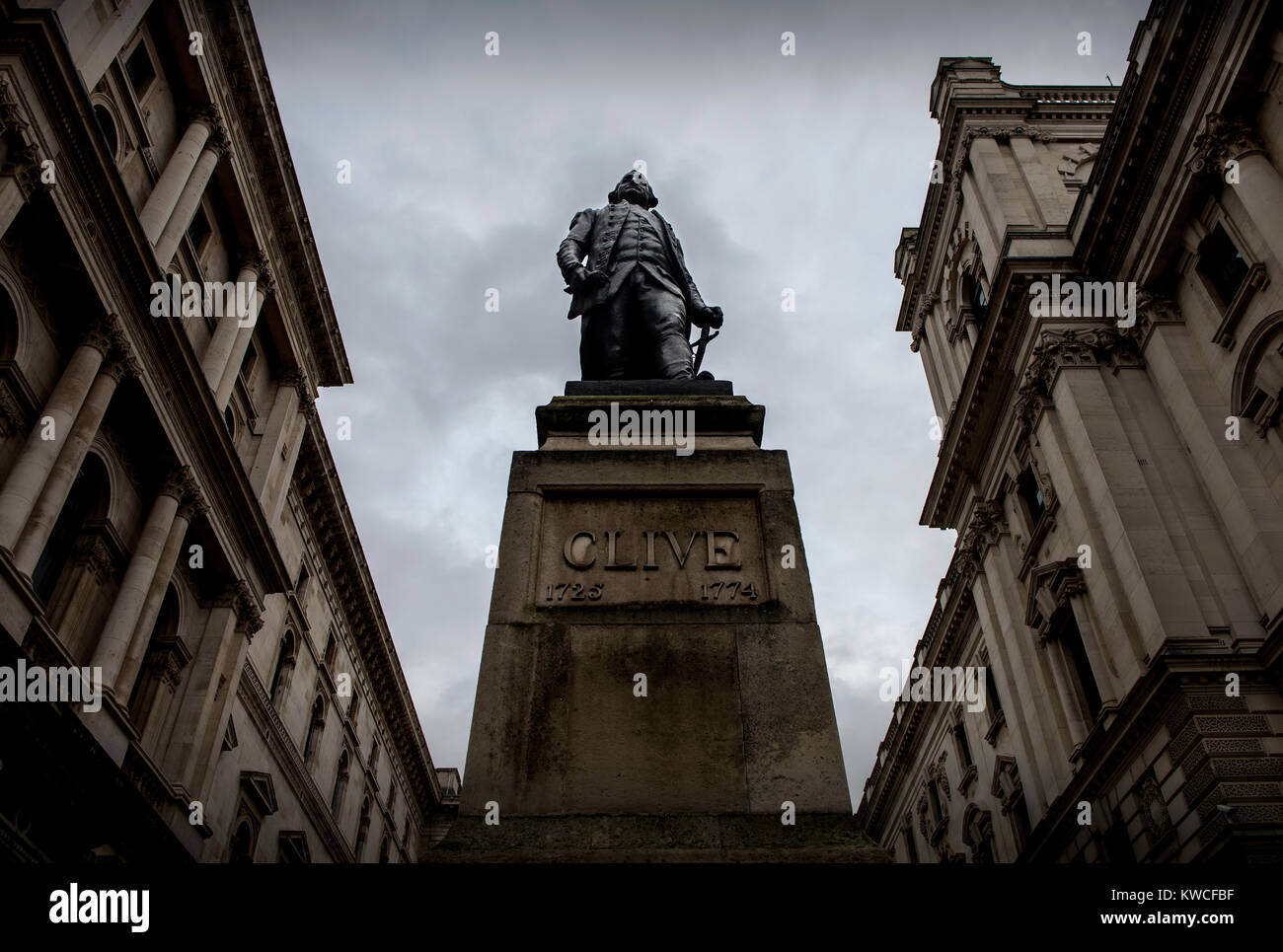 Clive de la India estatua, un grado II-enumerados estatua de bronce de Robert Clive, 1er Barón Clive, por John Tweed, está situado en King Charles Street, Whitehall, Foto de stock