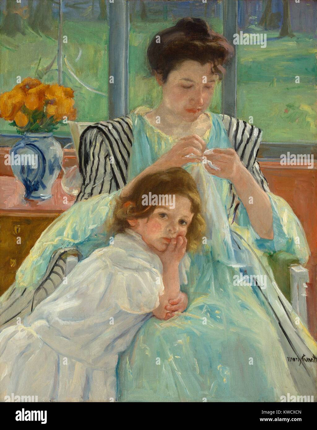 La joven madre coser, por Mary Cassatt, 1900, pintura impresionista  francesa, óleo sobre lienzo. Pintado en tonos verdes, una madre ajusta su  tarea para acomodar la presencia del niño (BSLOC 2017 3