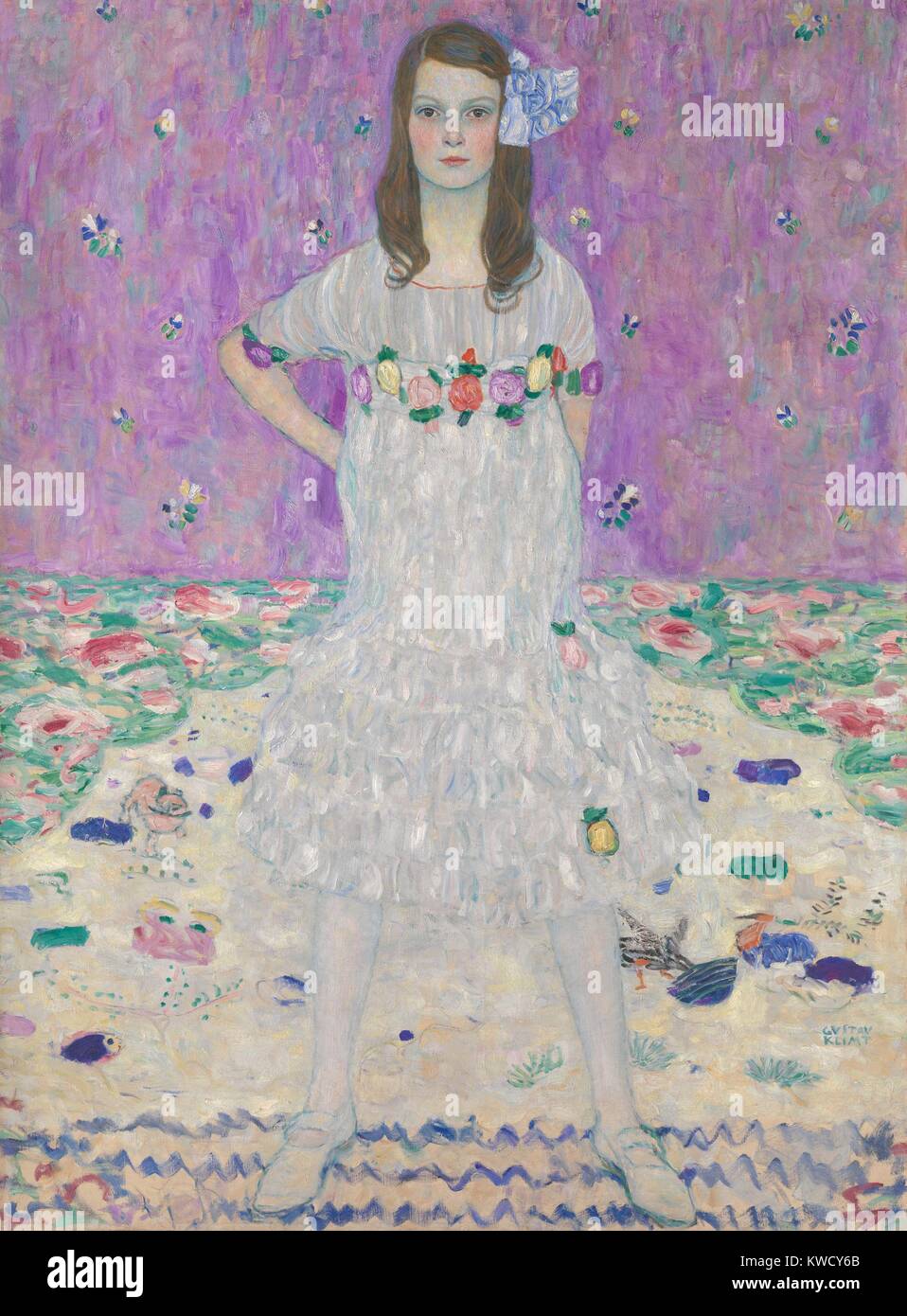 Mada Primavesi, por Gustav Klimt, 1912-13, la pintura simbolista austríaco, óleo sobre lienzo. Este retrato representa una niña de nueve años, de pie antes de patrones de color pastel. Sus padres eran Otto y Eugenia Primavesi, mecenas de las artes vienés progresiva (BSLOC 2017 5 128) Foto de stock