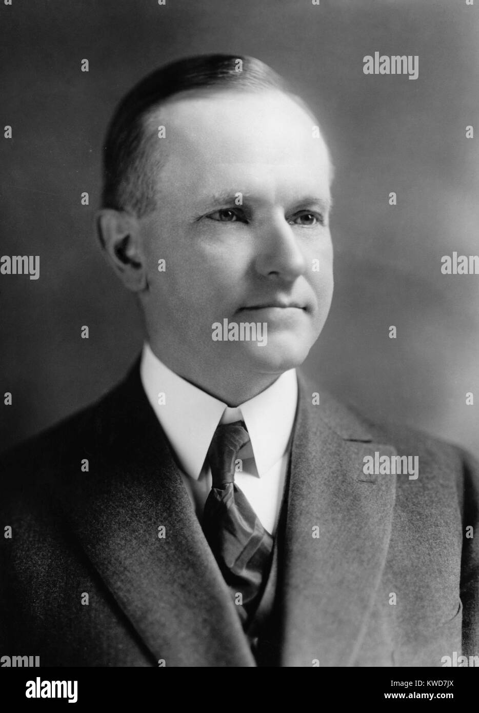 El presidente Calvin Coolidge. Asumió la Presidencia tras la muerte de Warren Harding, el 2 de agosto de 1923. (BSLOC_2015_15_90) Foto de stock
