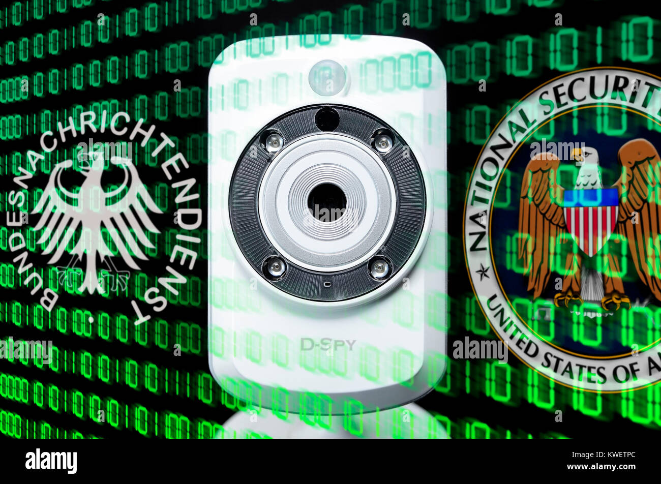 Webcam y signo del Servicio Federal de Inteligencia y la NSA, el Servicio Federal de Inteligencia foto simbólico escándalo, Webcam und Zeichen von BND und NSA, symb Foto de stock