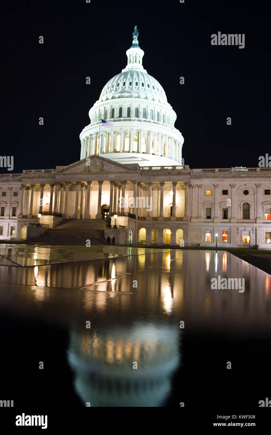 El edificio del Capitolio de los Estados Unidos, Washington DC, es el hogar del Congreso de los Estados Unidos, y la sede de la rama legislativa del gobierno federal de los Estados Unidos. Foto de stock