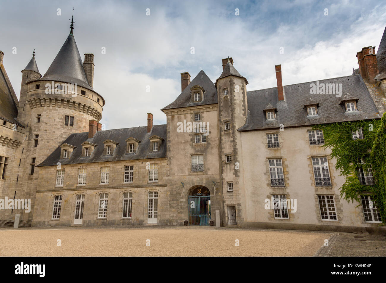 Vista del Château de Sully-sur-Loire, Francia, Europa. Foto de stock