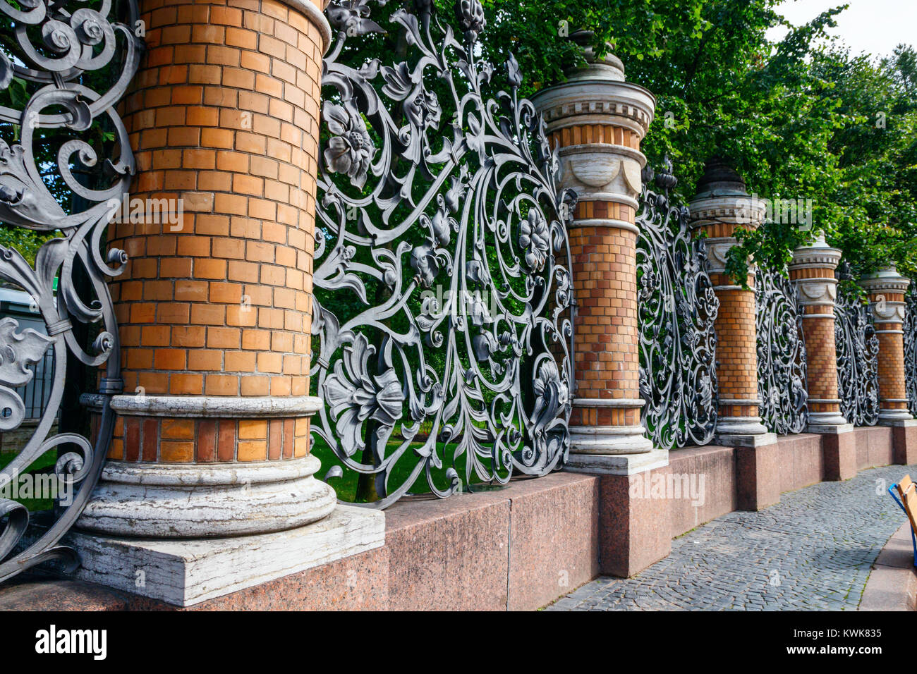Russia art nouveau fence fotografías e imágenes de alta resolución Alamy