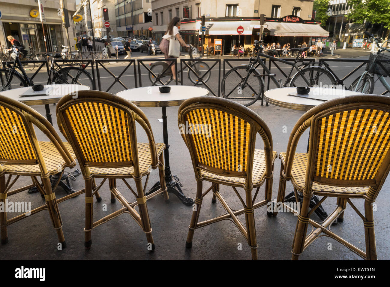 Francia, Paris, cafe sillas Foto de stock