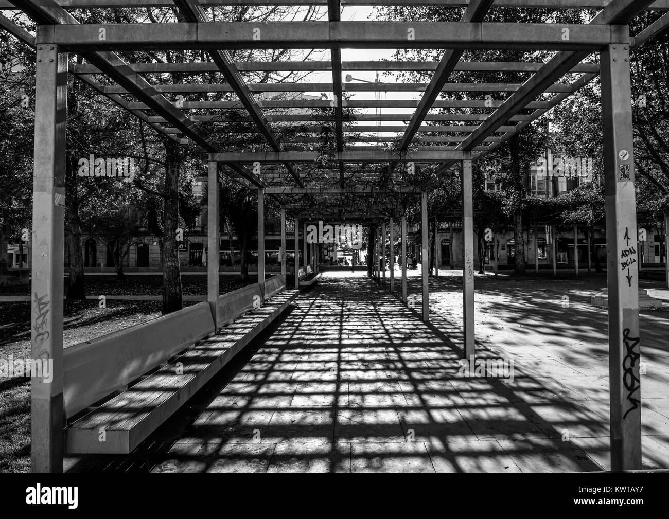 Sendero del jardín que se aleja Imágenes de stock en blanco y negro Alamy