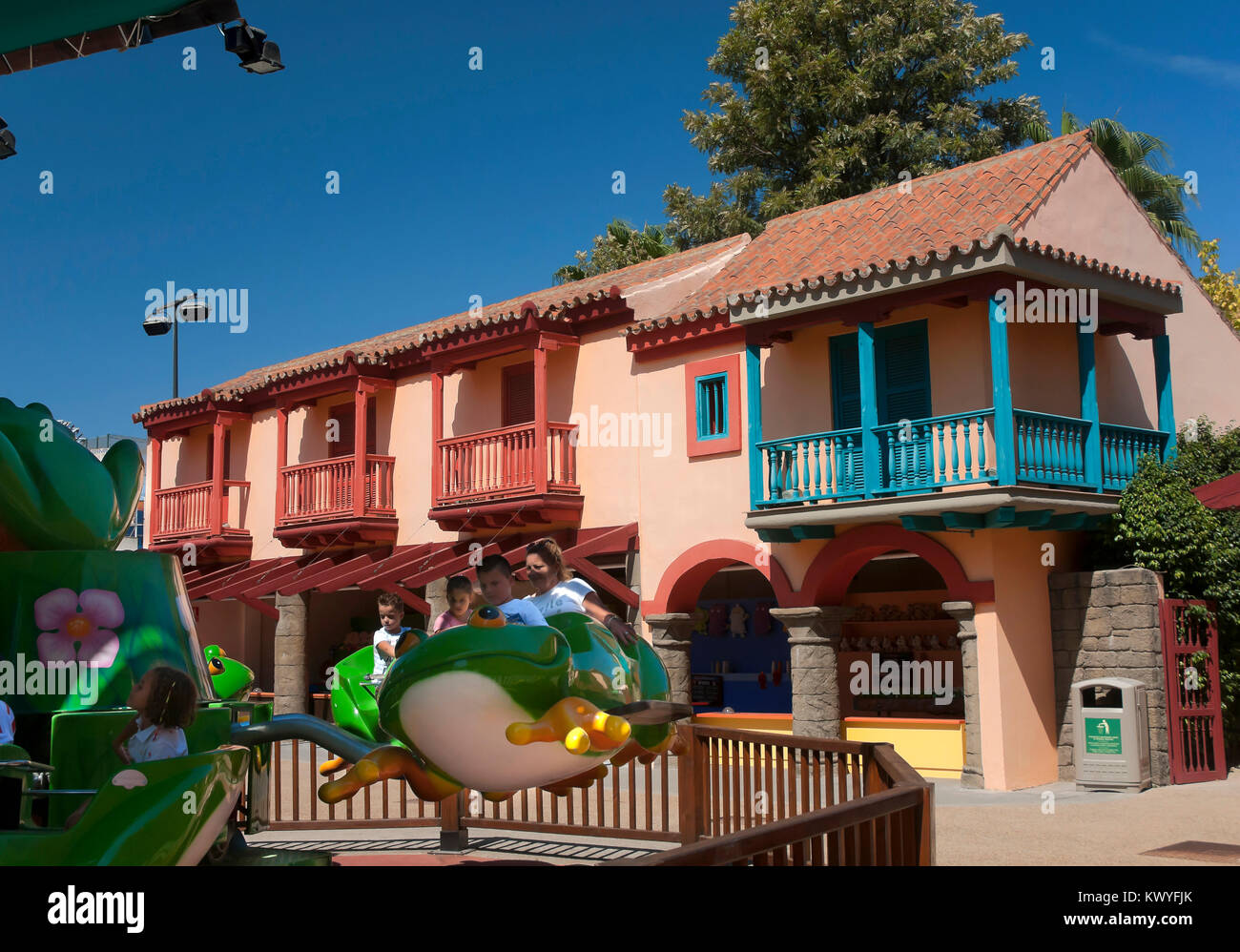 Isla Mágica (Isla Mágica) Theme Park - El Salto el Sapo de atracción, Sevilla, en la región de Andalucía, España, Europa Foto de stock