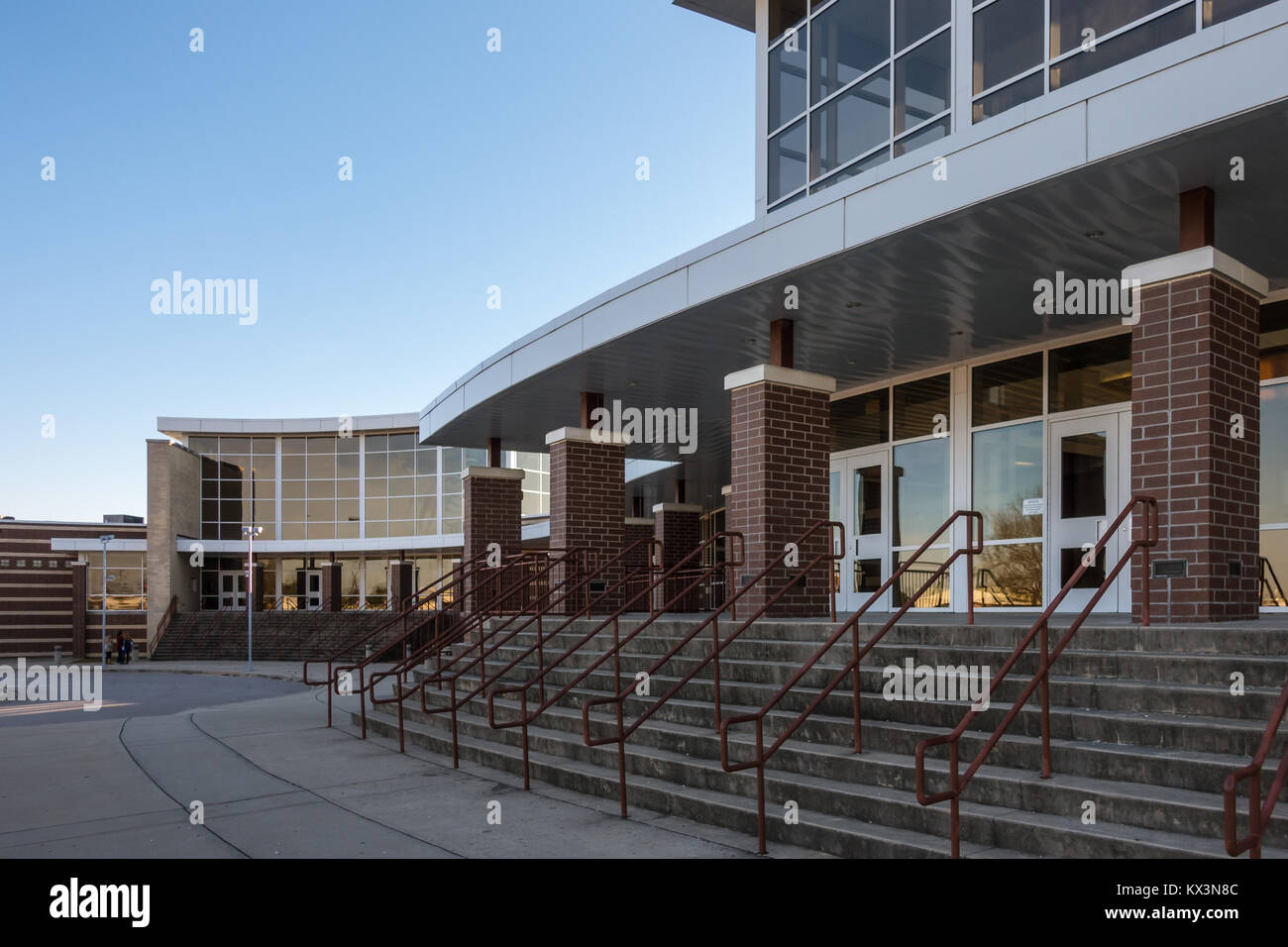 Lexington High School desarrollando rápidamente creciente Auditorio entrada de diciembre de 2017 Foto de stock