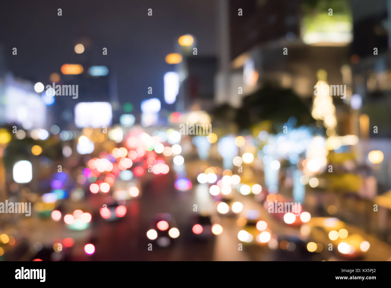 Bokeh de tráfico de iluminación durante la noche, la luz de coche Foto de stock