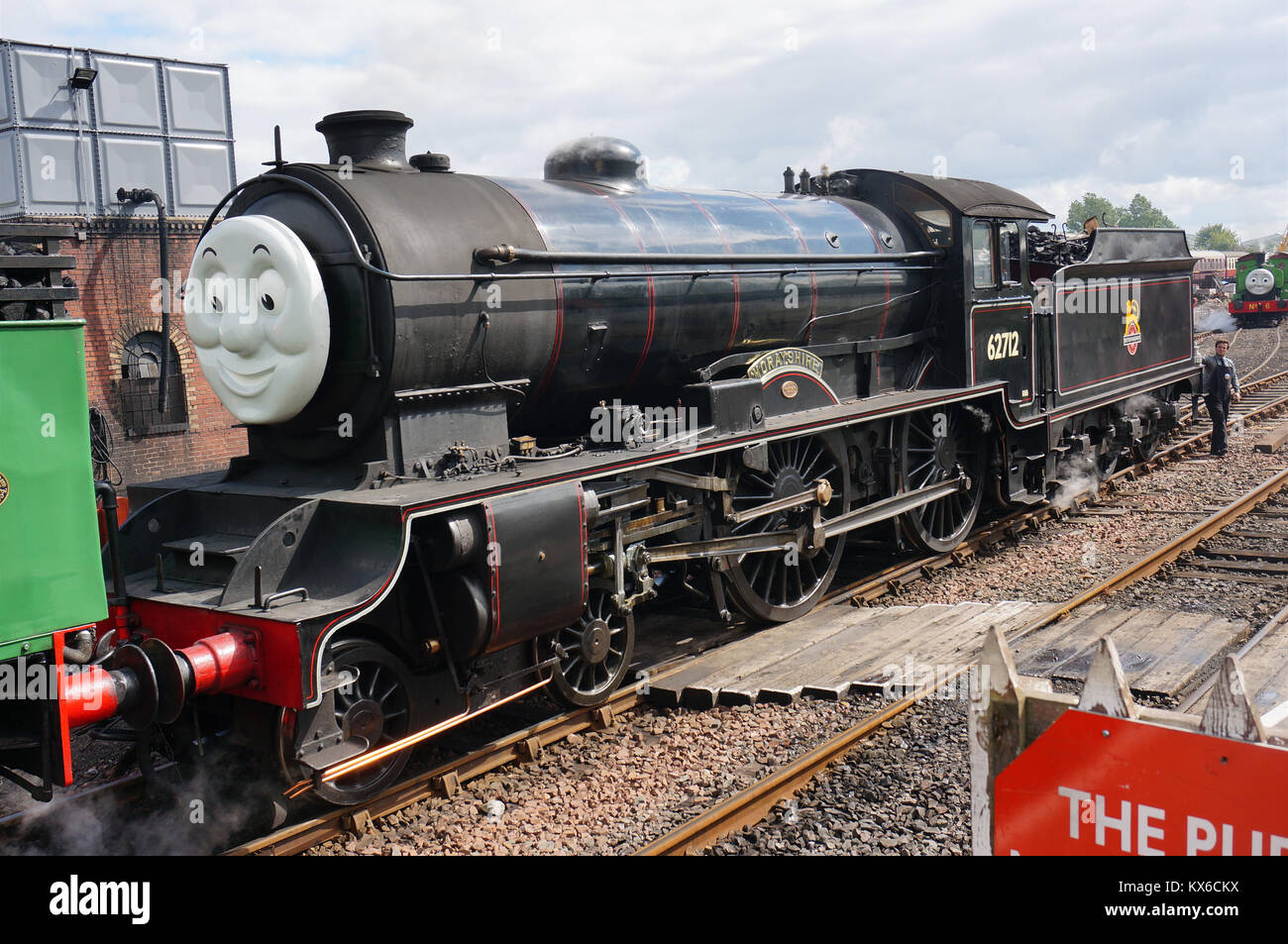 Tren de vapor de Thomas y Amigos de la serie de TV - Neville - en Bo'ness, Escocia. Foto de stock