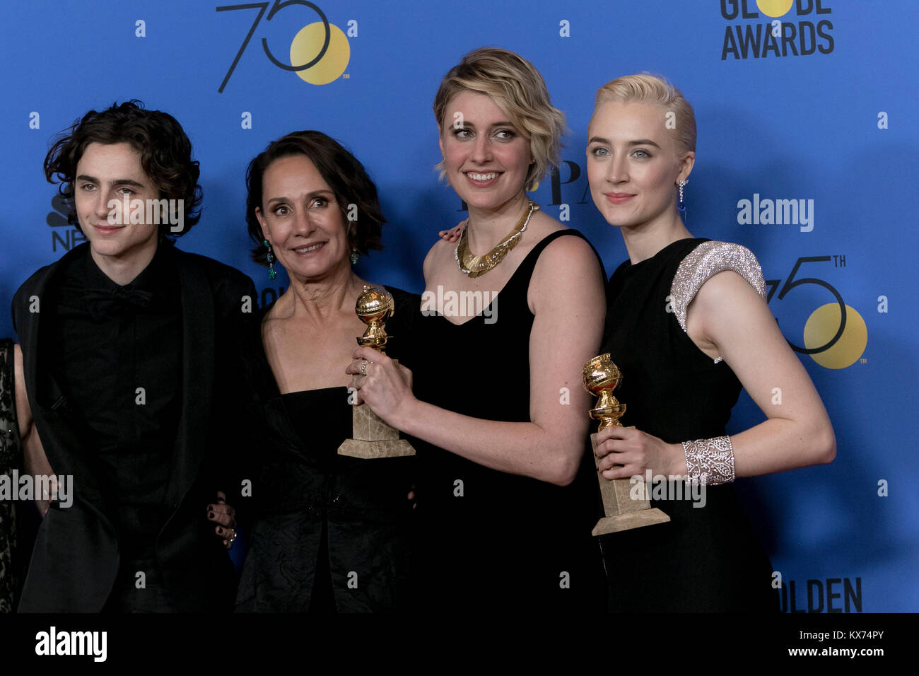 El arnés de Timothée Chalamet en los Globos de Oro 2019, lo más comentado  de la alfombra roja