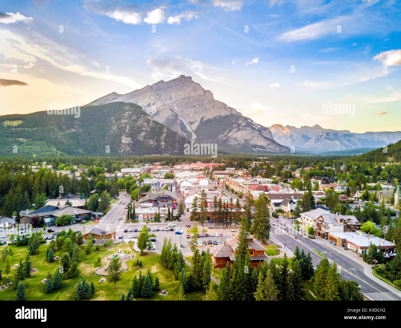 Ciudad de Banff en las Montañas Rocosas canadienses, Alberta, Canadá Foto de stock