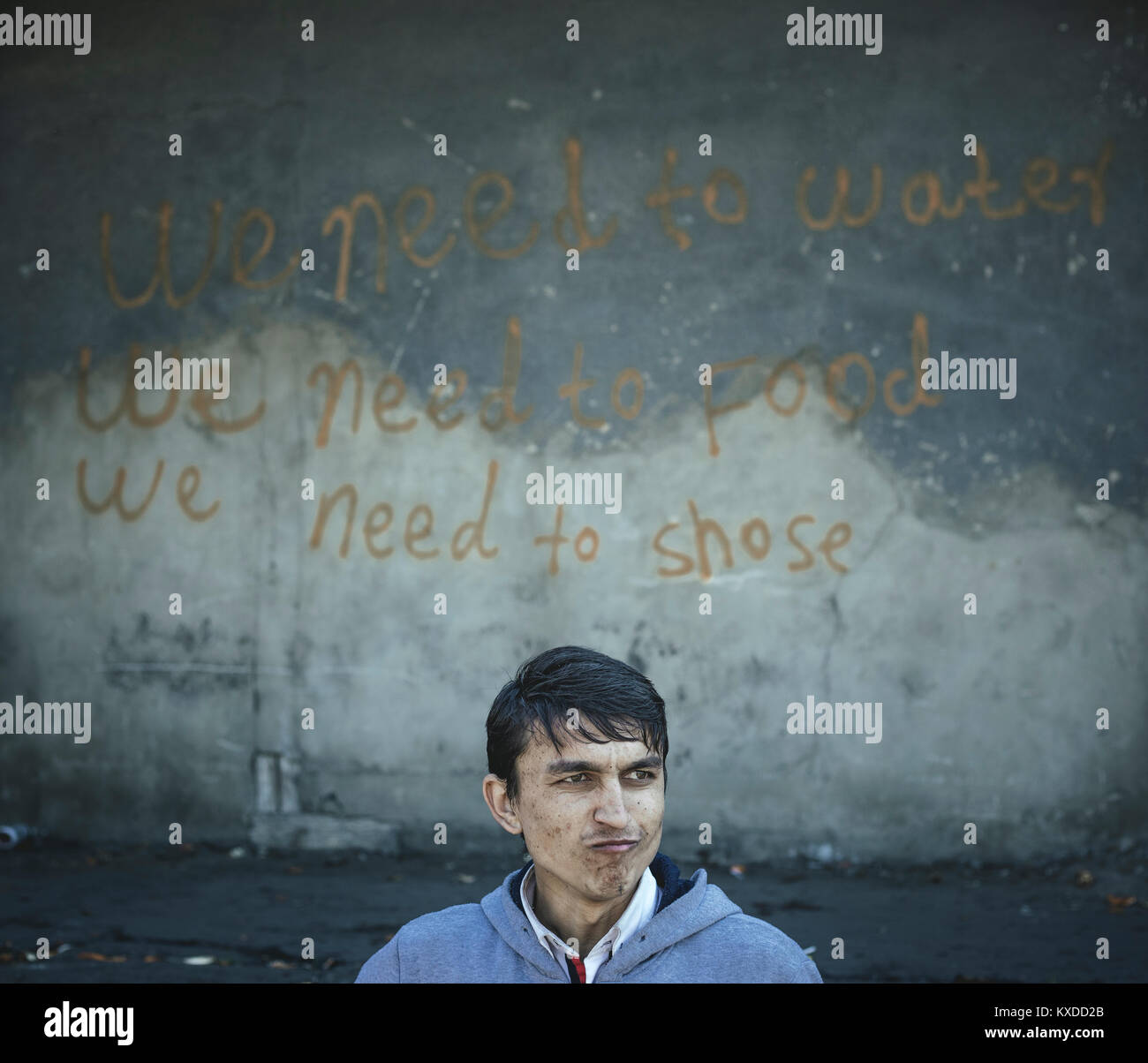 Los refugiados,Afghani,joven pakistaní,almacenes abandonados, Belgrado, Serbia Foto de stock
