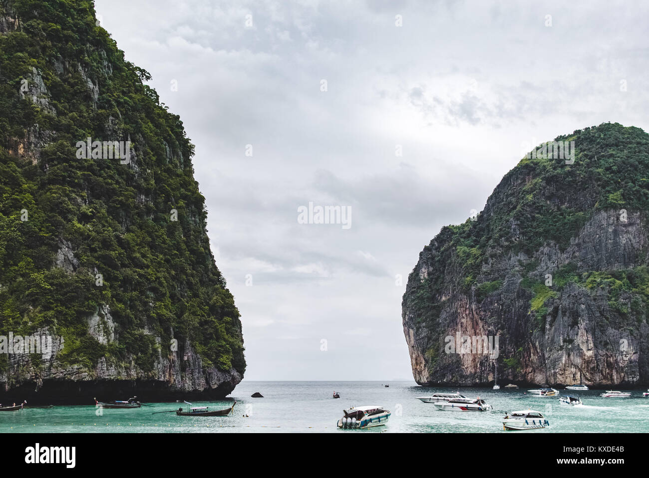 Foto de Maya Bay ('La playa') en las islas Phi Phi, Tailandia Foto de stock