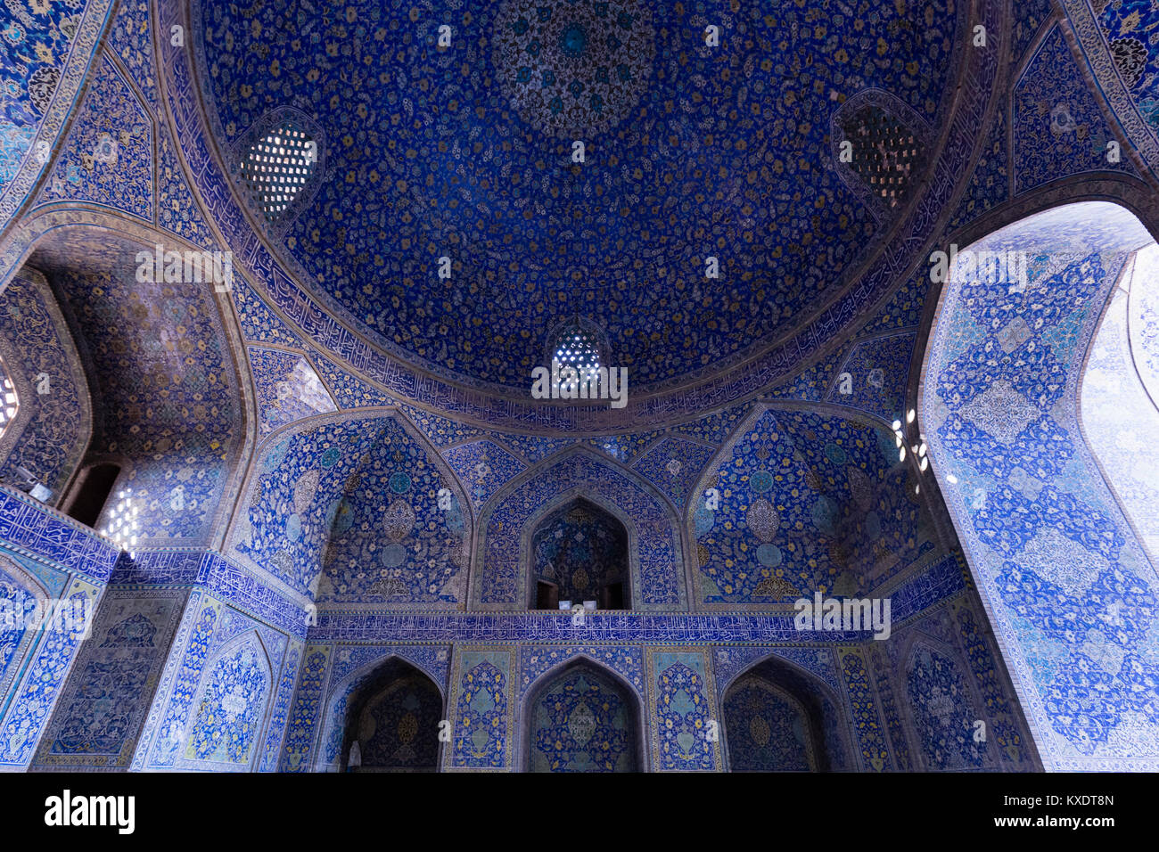 Dentro de Masjed-e Shah o mezquita Shah, Naqsh-e Jahan o Plaza de Imam, Isfahán, Irán Foto de stock