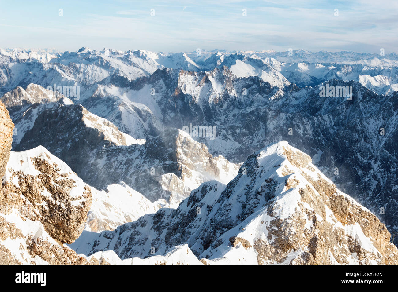 Cimas De Montañas Rocosas Fotos e Imágenes de stock - Alamy
