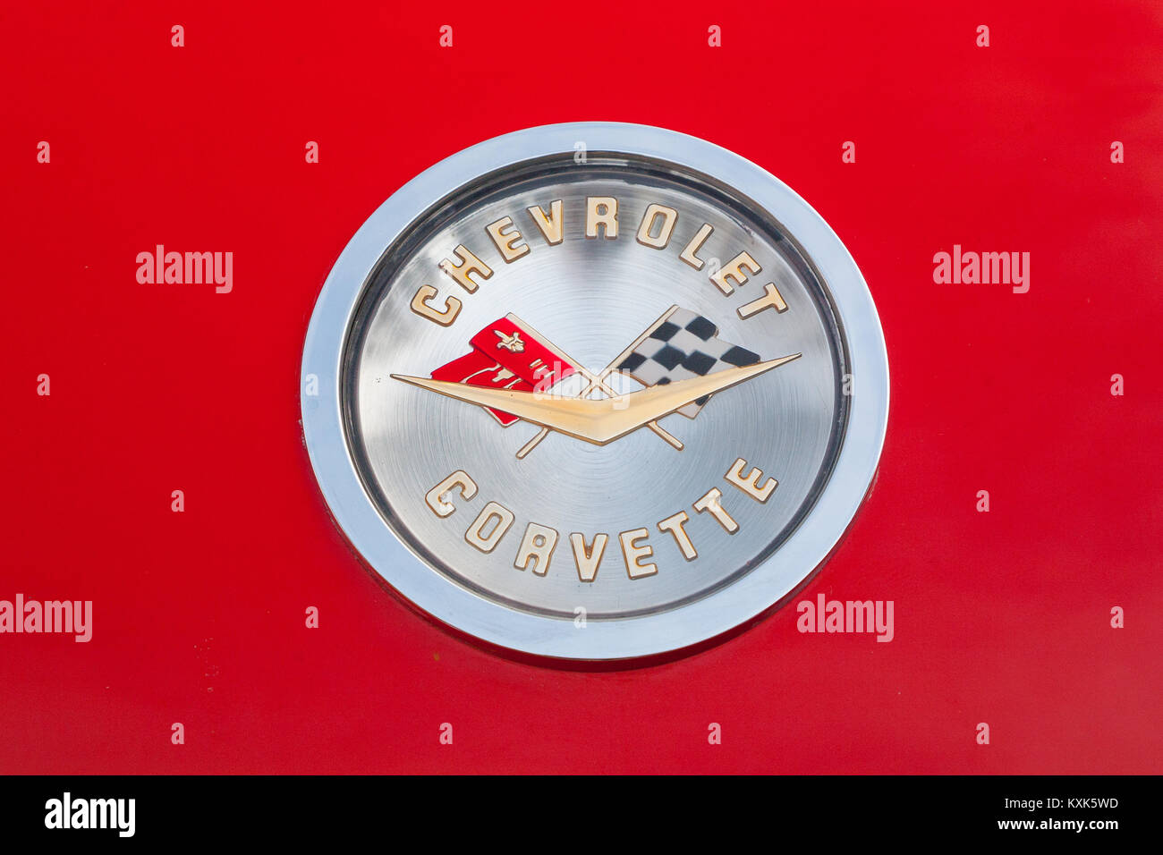 Un Coche Chevrolet Corvette Rojo Emblema En Brooklands Reunion De