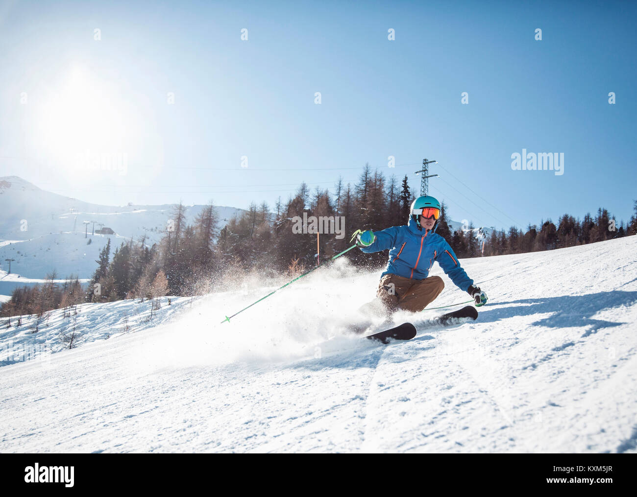 Esquiador esquí montaña abajo,Gressan,El Valle de Aosta, Italia, Europa Foto de stock