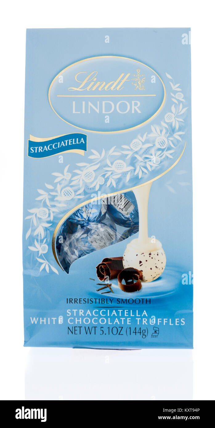 Winneconne, WI 4 Janurary 201 una bolsa de Lindt Lindor stracciatella