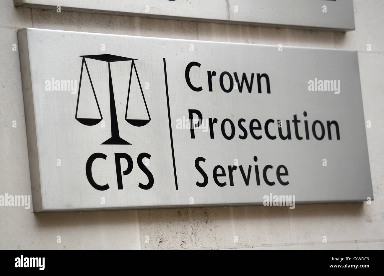 Una vista de la señalización para el Servicio de Fiscalía de la Corona en Westminster, Londres. Foto de stock