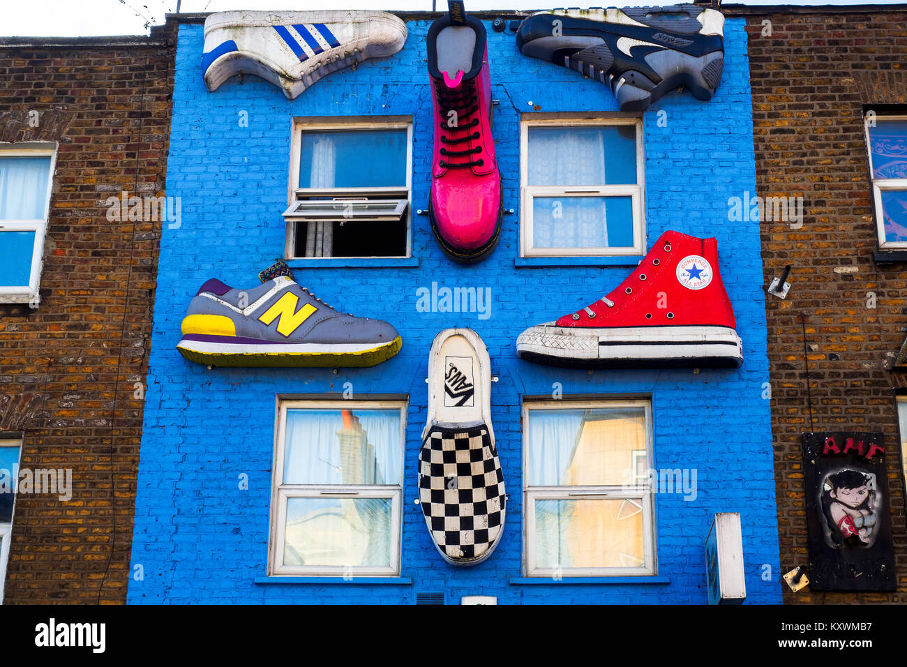 Decorados escaparates en Camden Town, Londres, Inglaterra Fotografía de  stock - Alamy