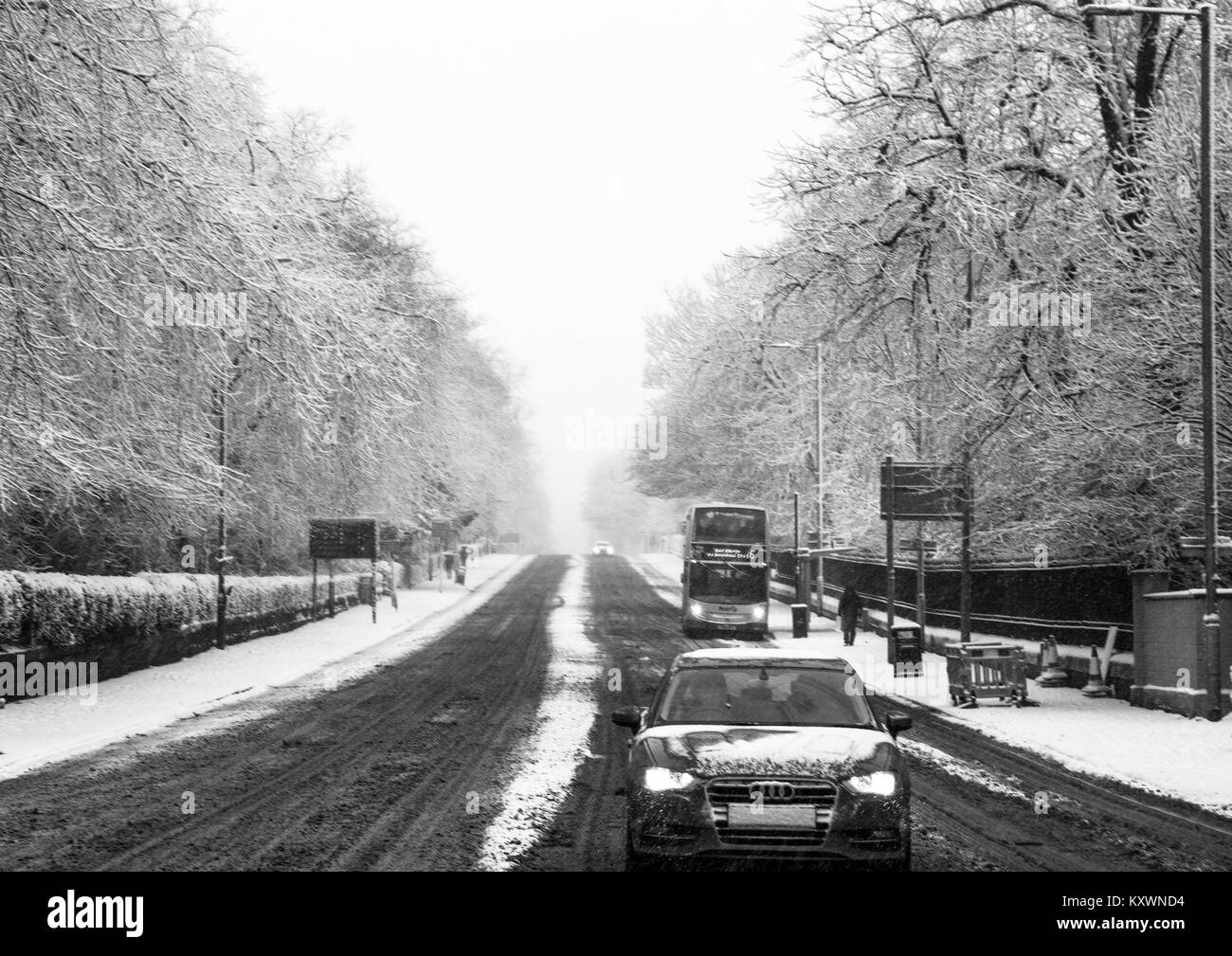 West End de Glasgow en la nieve. Great Western Road Foto de stock