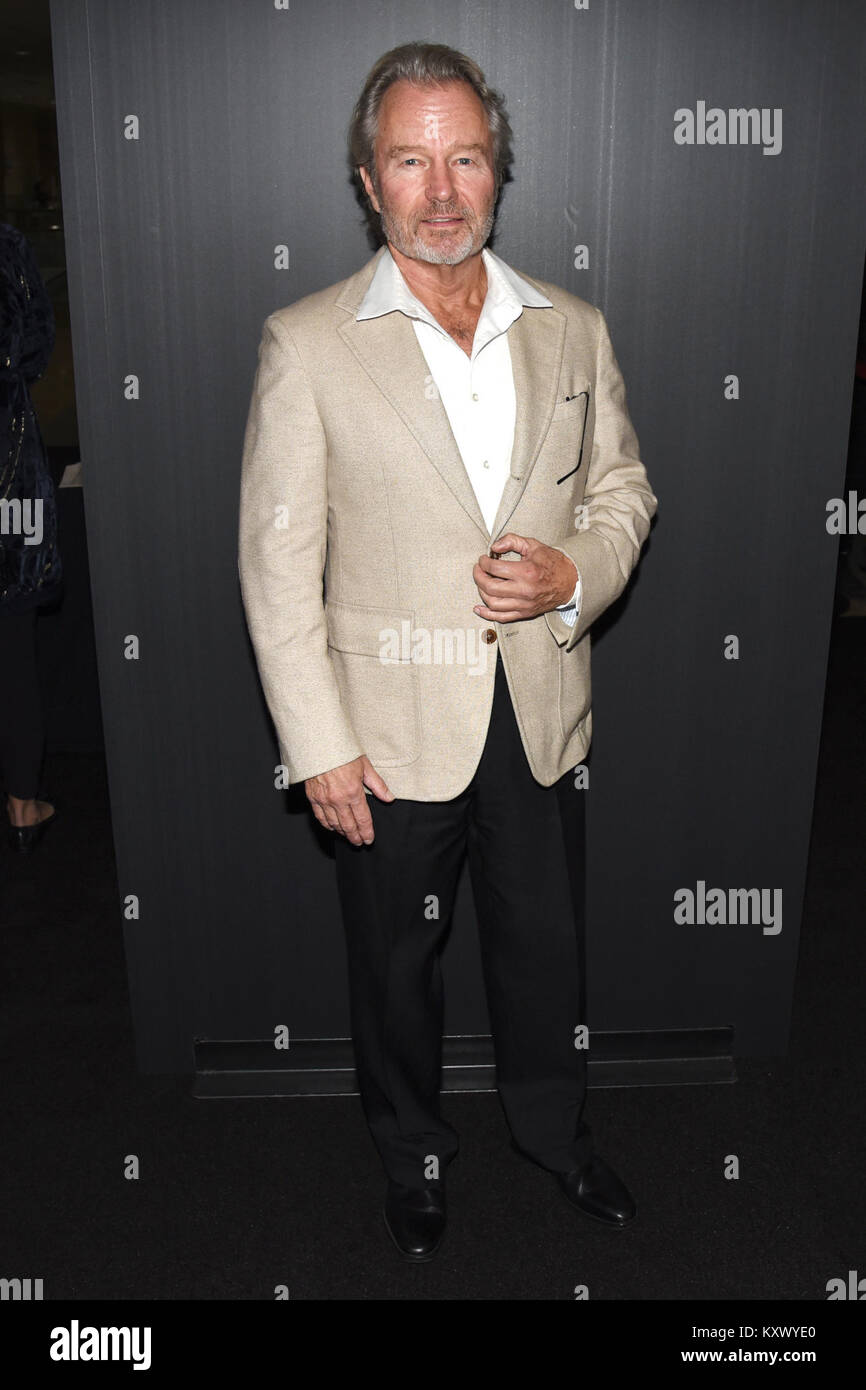 John Savage asiste a la 23ª Muestra de Arte de la apertura de la Noche de Gala Premiere en beneficio de Hospital Infantil de Investigación "Saint Jude" el 10 de enero de 2018, en el Los Angeles Convention Center de Los Angeles, California. Foto de stock