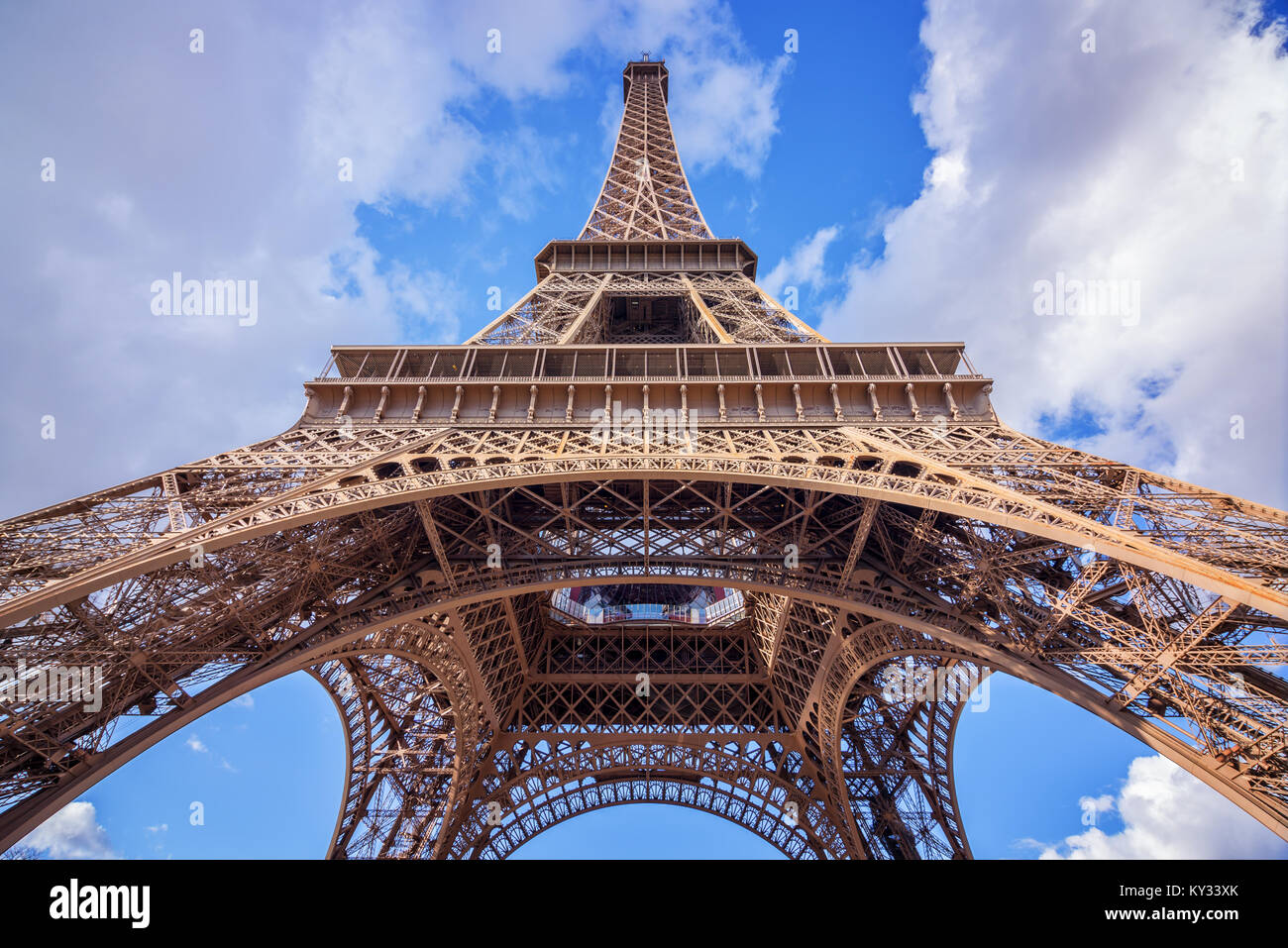 La torre Eiffel, París Francia Foto de stock