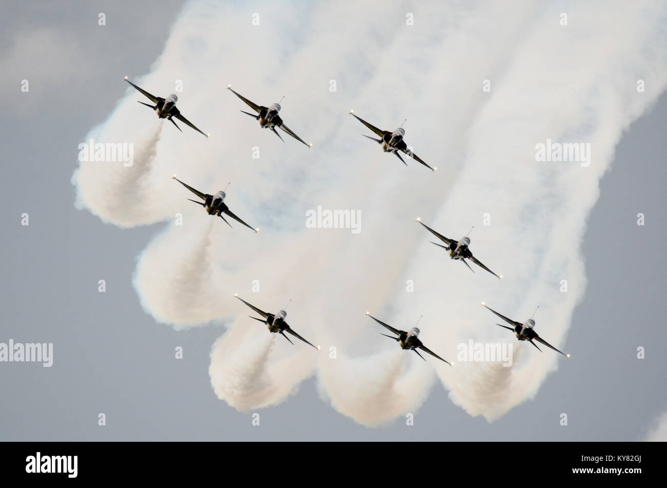 Águilas Negras Equipo acrobático de la Fuerza Aérea de la República de Corea. El Grupo de demostración aérea 53. Volando el Korean Aerospace Industries T-50 Golden Eagle Foto de stock