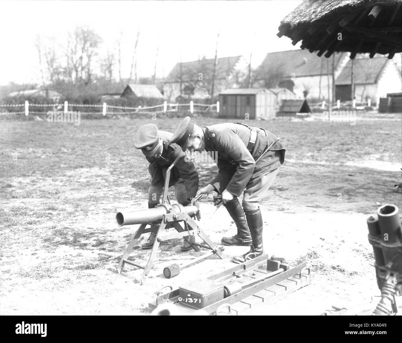 El príncipe Arturo de Connaught con mortero Lanz capturados Francia 1917 3397826 LAC Foto de stock