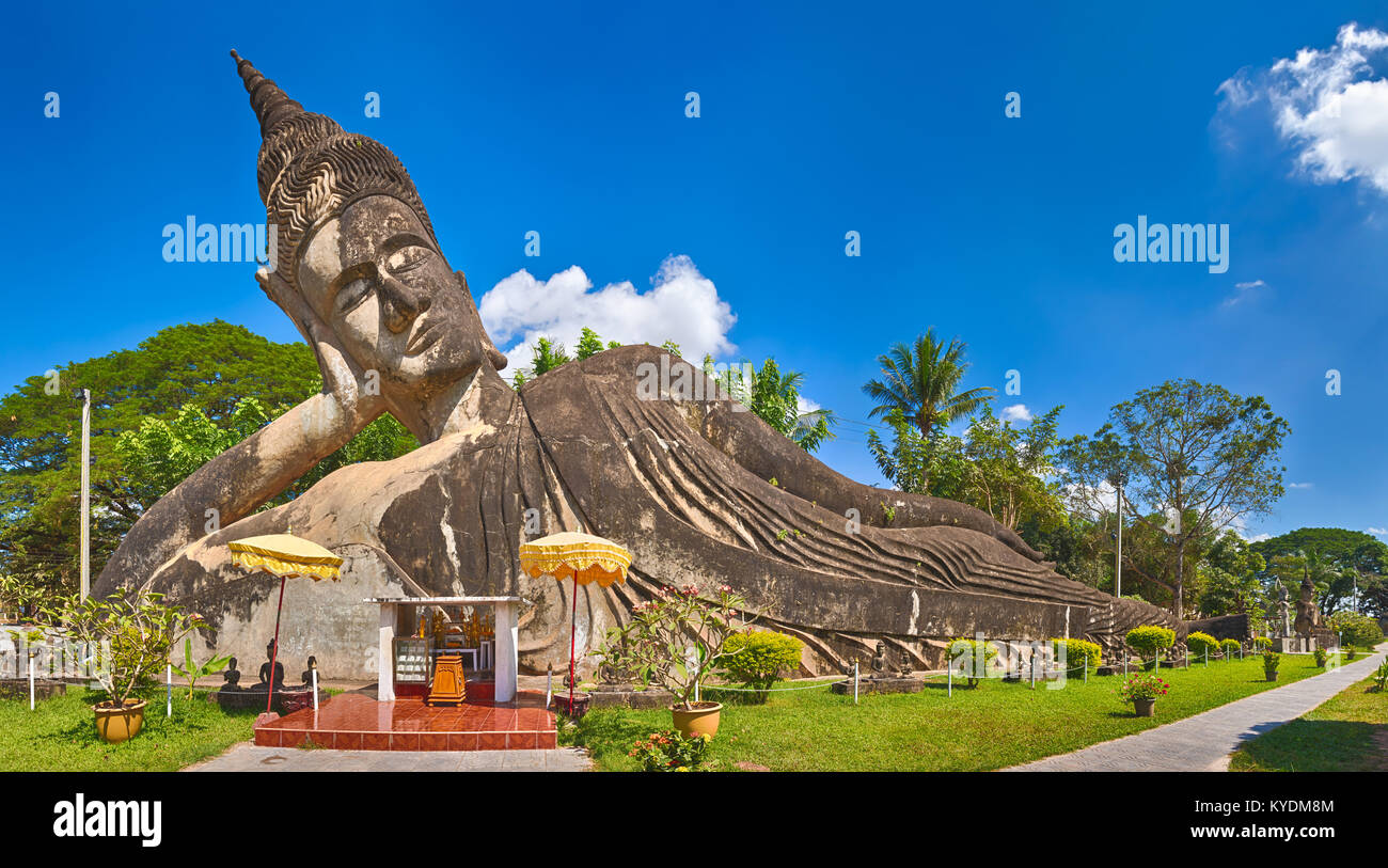 Hermosa vista de esculturas de Buda Parque, Vientiane, Laos Foto de stock