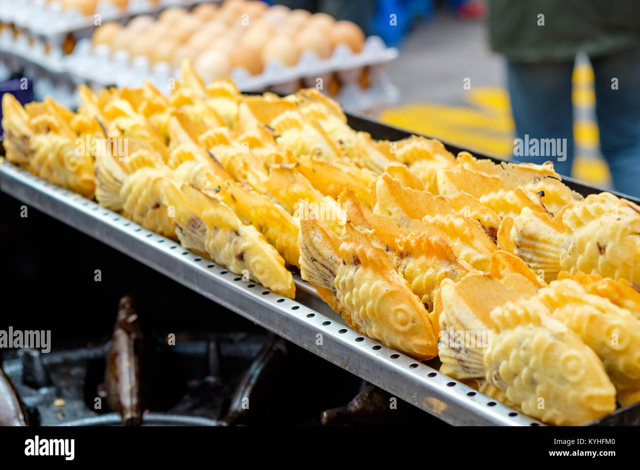 Bungeoppang de comida de rua coreana com diferentes recheios tradução de  pastelaria coreana em forma de peixe