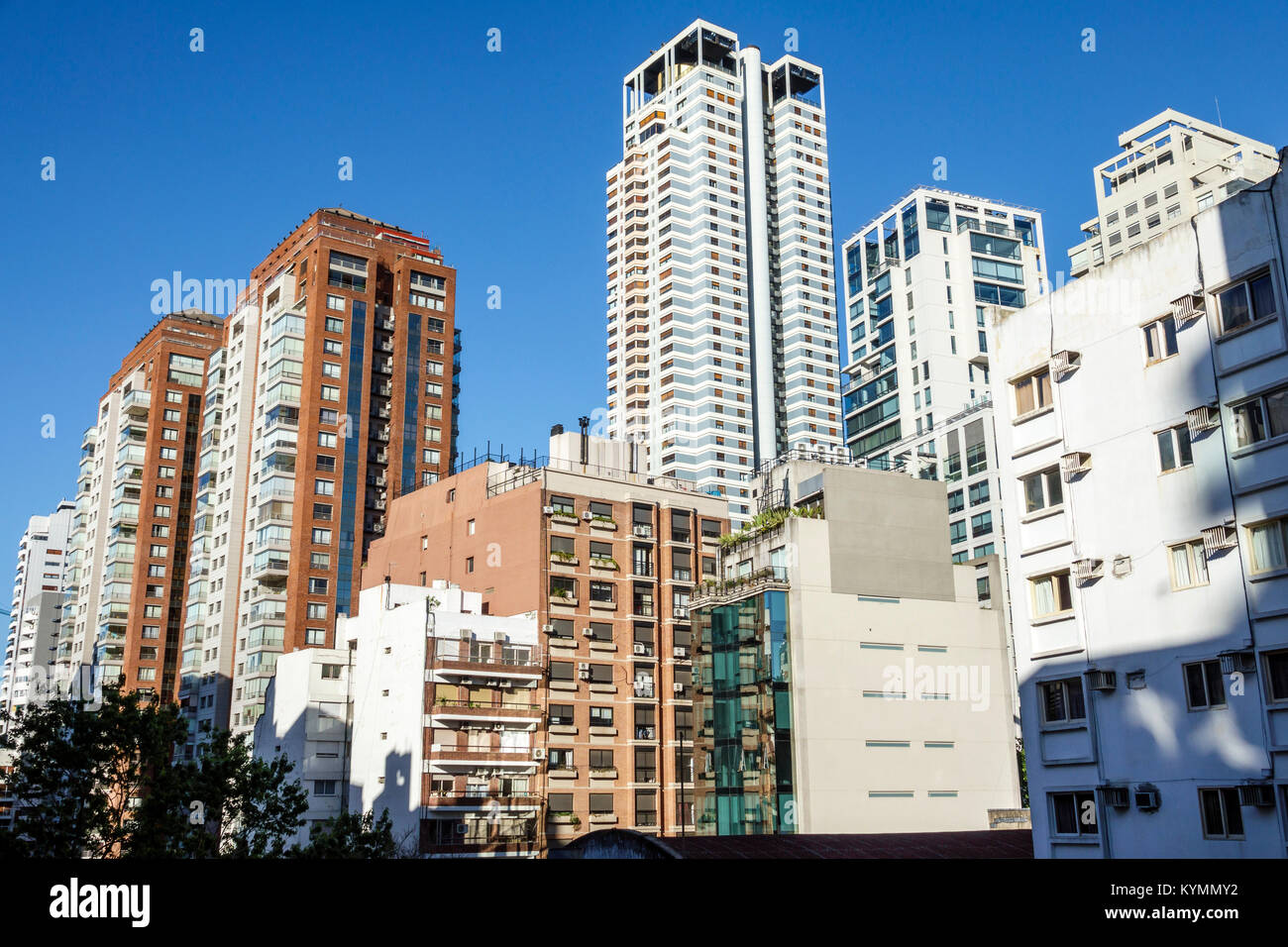 Buenos Aires Argentina,Palermo,ciudad horizonte,vista,edificio de apartamentos,arquitectura,rascacielos rascacielos rascacielos edificios hispanos,ARG17111 Foto de stock