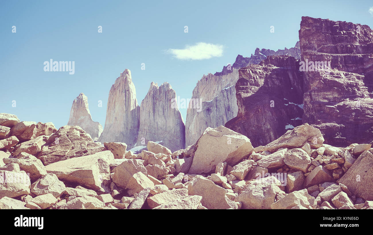 Torres del Paine montañas, tonos de color de imagen, Patagonia, Chile. Foto de stock